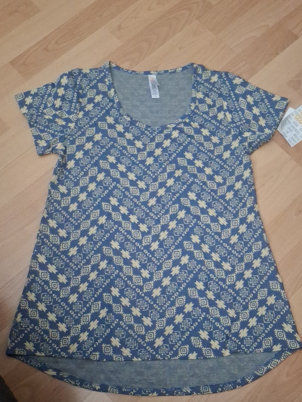 Lularoe Classic T NWT